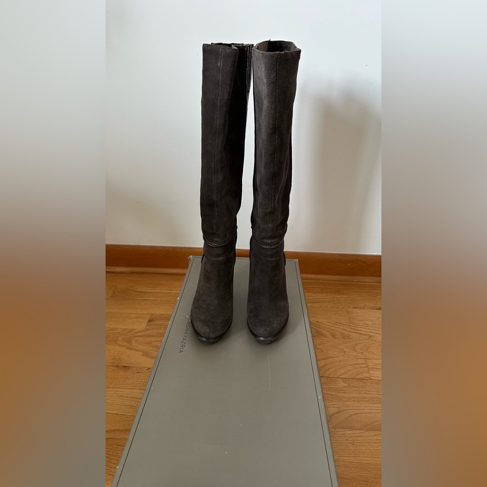 BCBGMAXAZRIA Ma- Richelle Gray Tall Suede Leather Boots Size 7.5